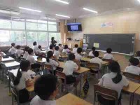 ５年生全校朝会の様子