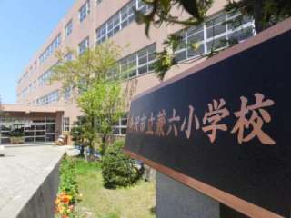兼六小玄関