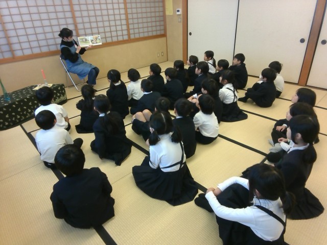 読み聞かせの様子