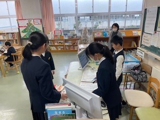 図書館冬休みの貸出