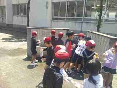 １の１水遊び