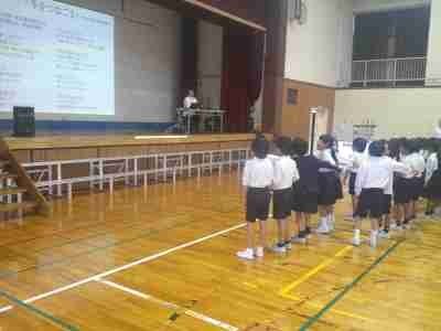 全員合唱「手をつなごう」