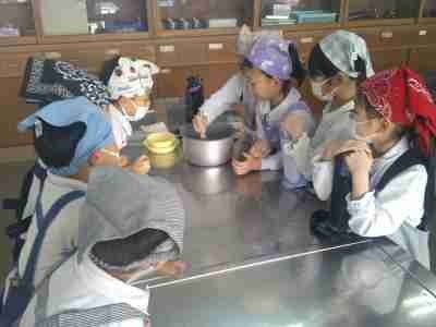 １年さつまいもケーキづくり